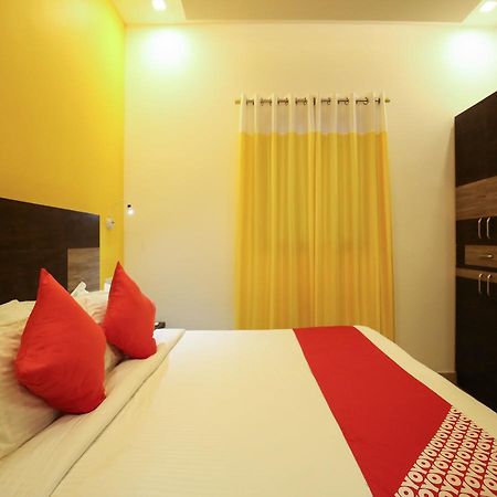 Hotel Oyo 10152 Rail View Residency Alappuzha Exterior foto